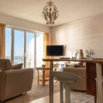 location-appartement-vacances-sion-sur-l-ocean-T2-salon-cosy-sensitive