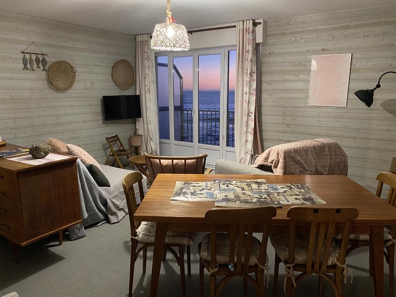 location-appartement-vacances-sion-sur-l-ocean-T2-salon-violette